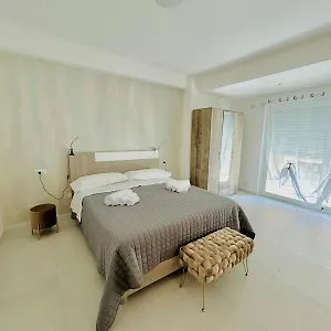 Aqua Marine - And Bed & Breakfast